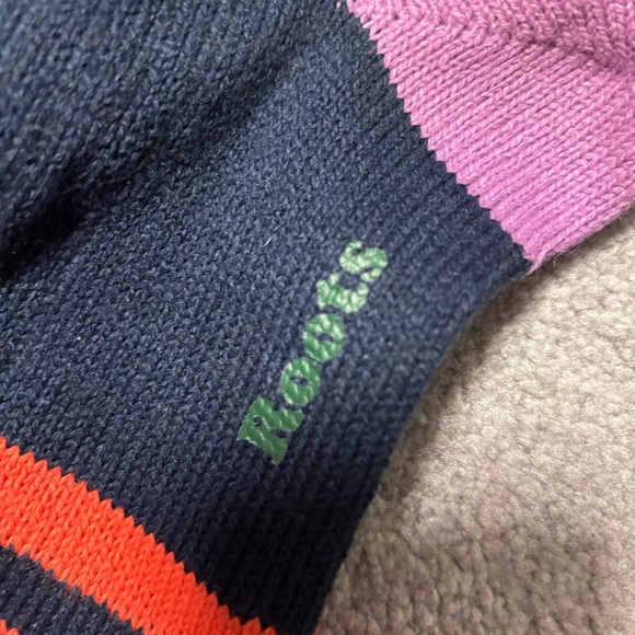NWOT💜🦫 ROOTS SOCKS ! - Picture 4 of 7